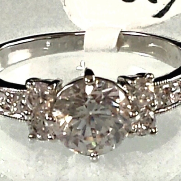 Silver Promise Ring  Cubic Zirconia  Ring  Size 5, 9 Round petal cut - Picture 2 of 7